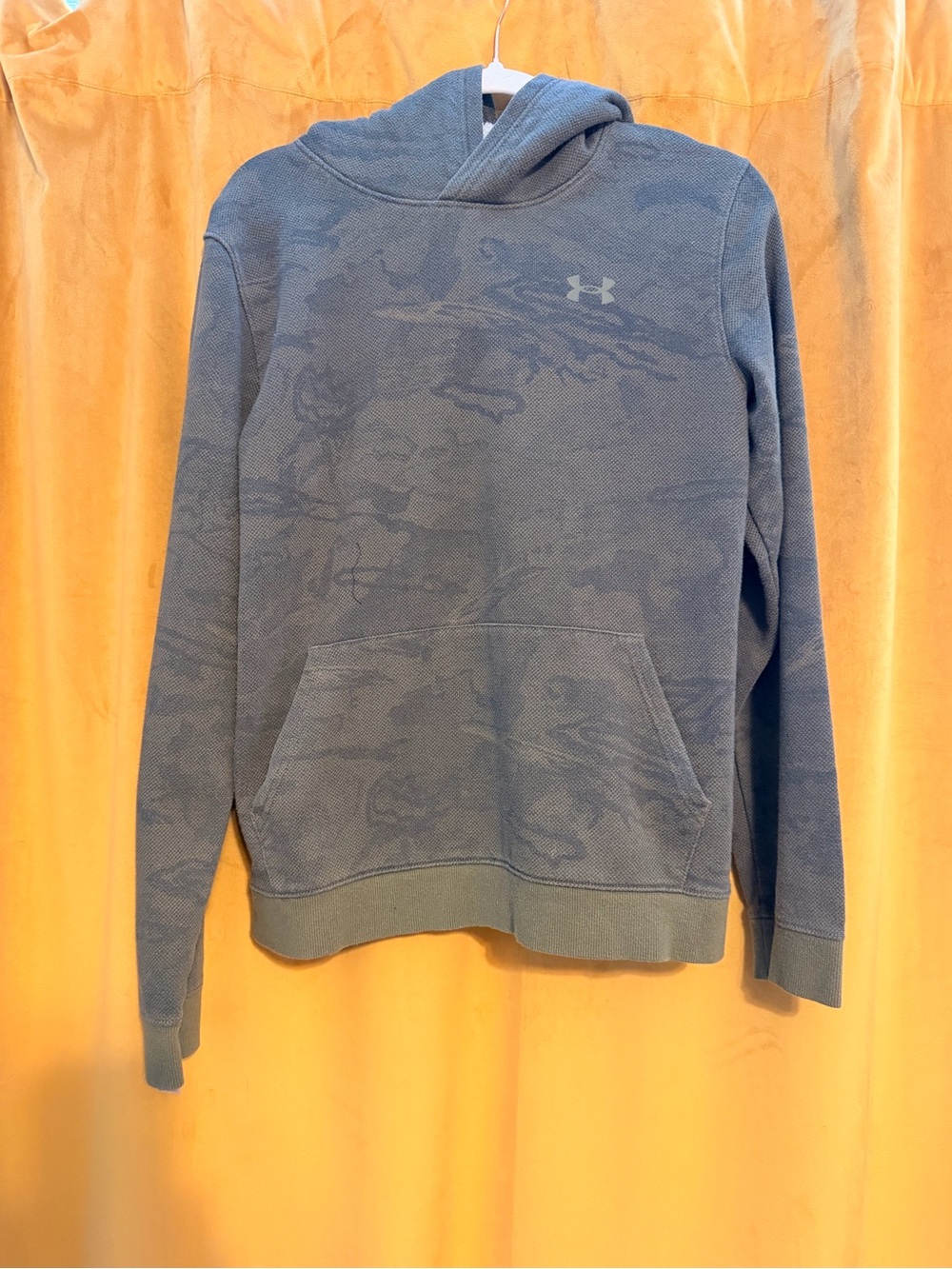Under Armour Youth XL Camo Hoodie
